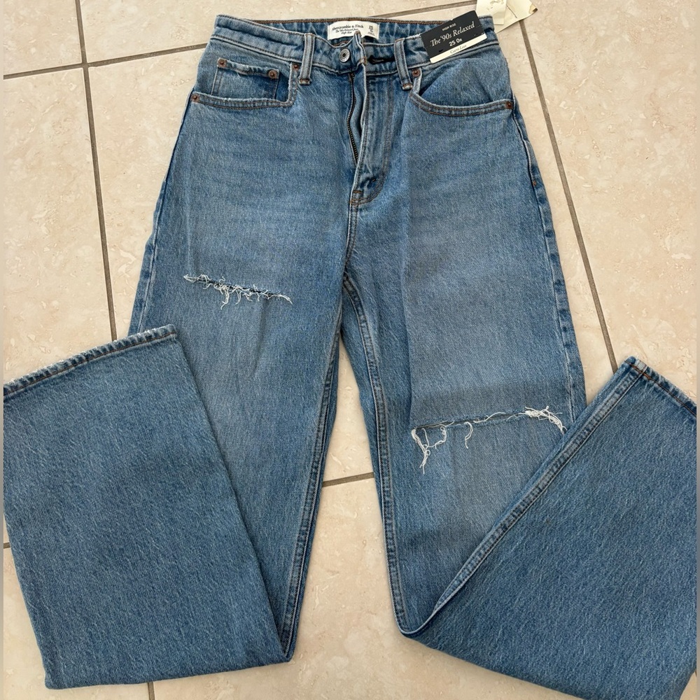 Abercrombie & Fitch Light Blue '90s Relaxed High-Rise Jeans